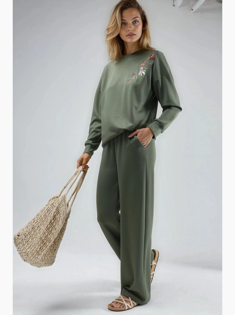 Ensemble deux pièces long à col rond brodé et pantalon à jambes larges hiccup Kaki - Kiabi
