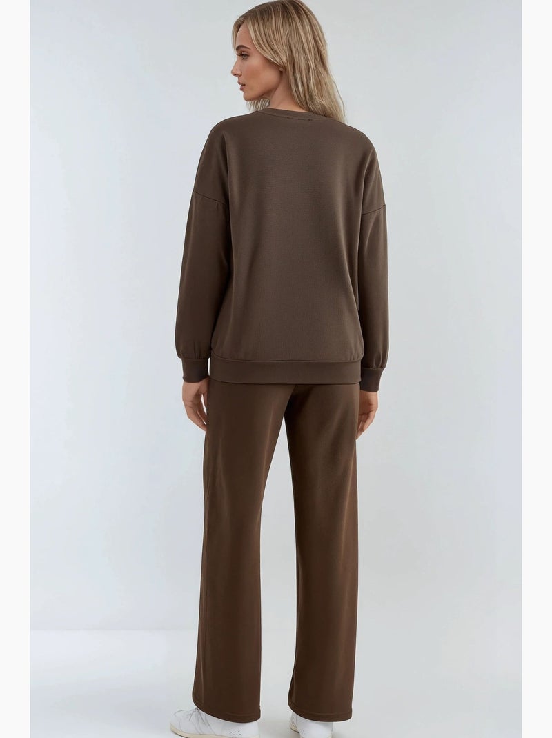 Ensemble deux pièces long à col rond brodé et pantalon à jambes larges hiccup Marron chocolat - Kiabi