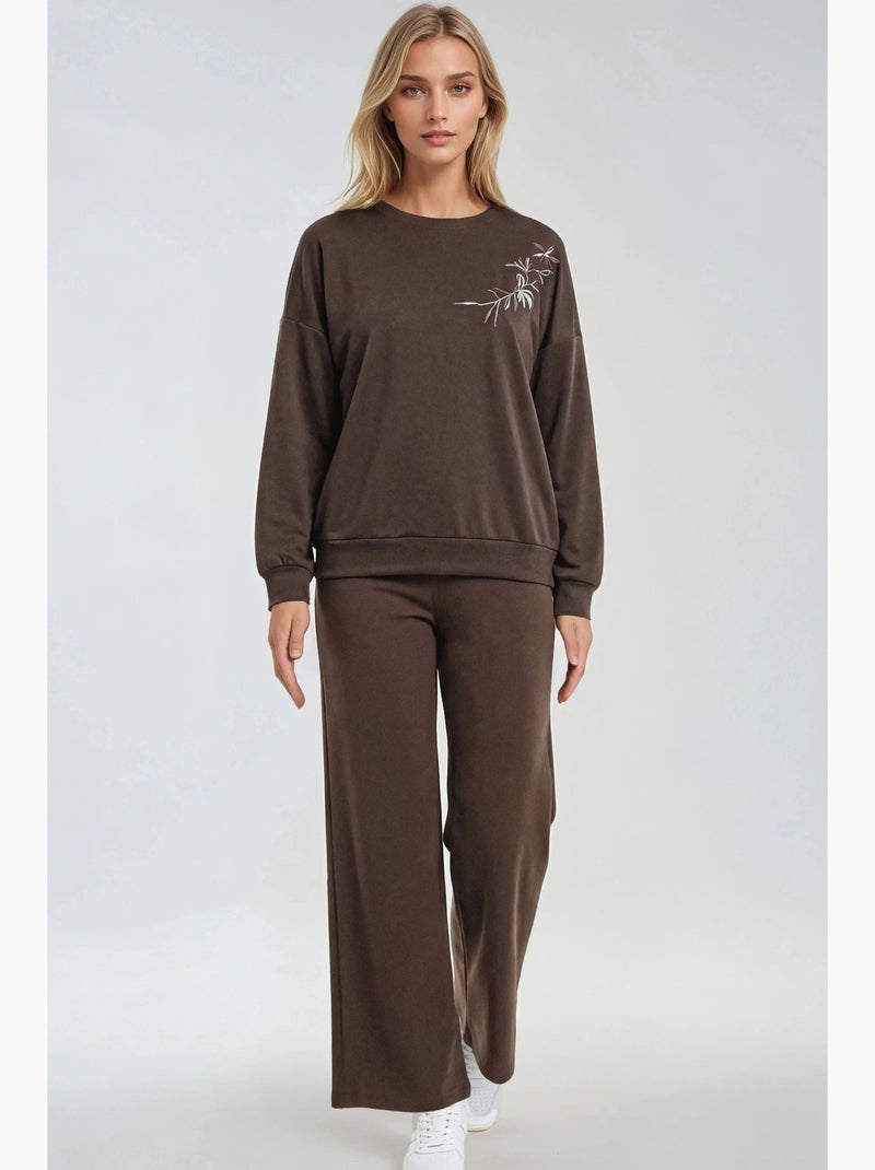Ensemble deux pièces long à col rond brodé et pantalon à jambes larges hiccup Marron chocolat - Kiabi