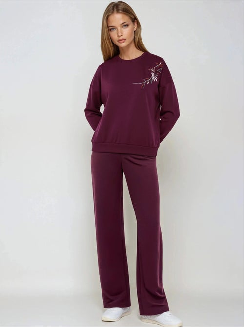 Ensemble deux pièces long à col rond brodé et pantalon à jambes larges hiccup - Kiabi Ensemble deux pièces long à col rond brodé et pantalon à jambes larges hiccup - Kiabi