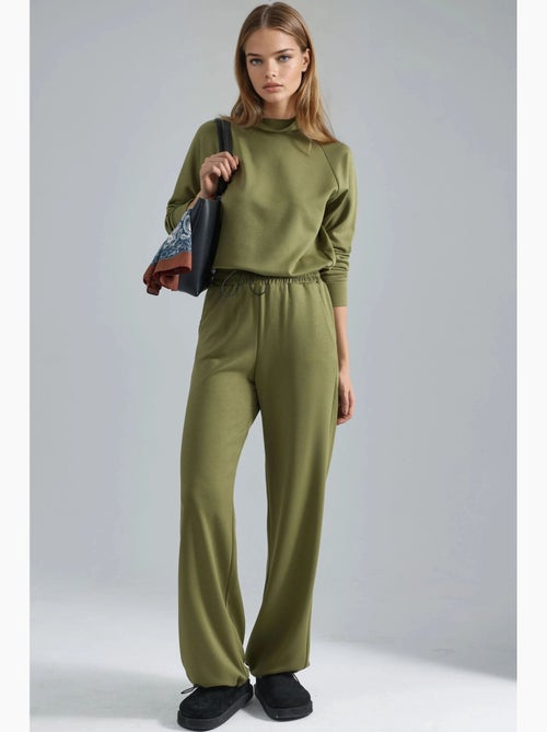 Ensemble deux pièces taille haute à col roulé et jambes larges hiccup - Kiabi Ensemble deux pièces taille haute à col roulé et jambes larges hiccup - Kiabi