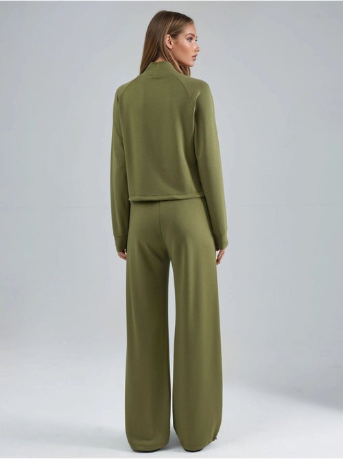 Ensemble deux pièces taille haute à col roulé et jambes larges hiccup - Kiabi Ensemble deux pièces taille haute à col roulé et jambes larges hiccup - Kiabi