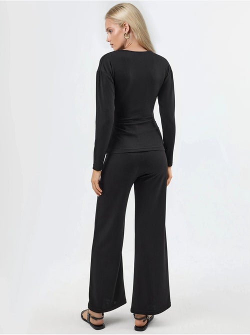 Ensemble deux pièces taille haute jambes larges avec chemisier croisé hiccup - Kiabi Ensemble deux pièces taille haute jambes larges avec chemisier croisé hiccup - Kiabi