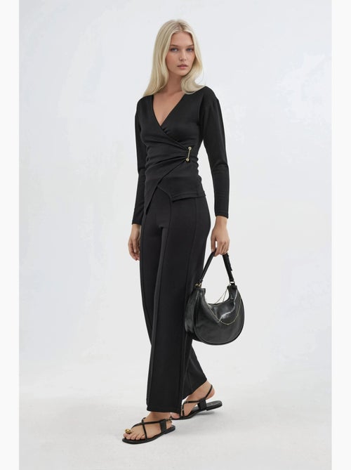 Ensemble deux pièces taille haute jambes larges avec chemisier croisé hiccup - Kiabi Ensemble deux pièces taille haute jambes larges avec chemisier croisé hiccup - Kiabi