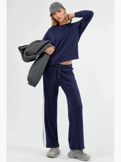 Ensemble deux pièces taille haute jambes larges col rond hiccup - Kiabi Ensemble deux pièces taille haute jambes larges col rond hiccup - Kiabi