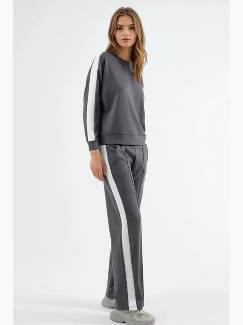 Ensemble deux pièces taille haute jambes larges col rond hiccup - Kiabi Ensemble deux pièces taille haute jambes larges col rond hiccup - Kiabi