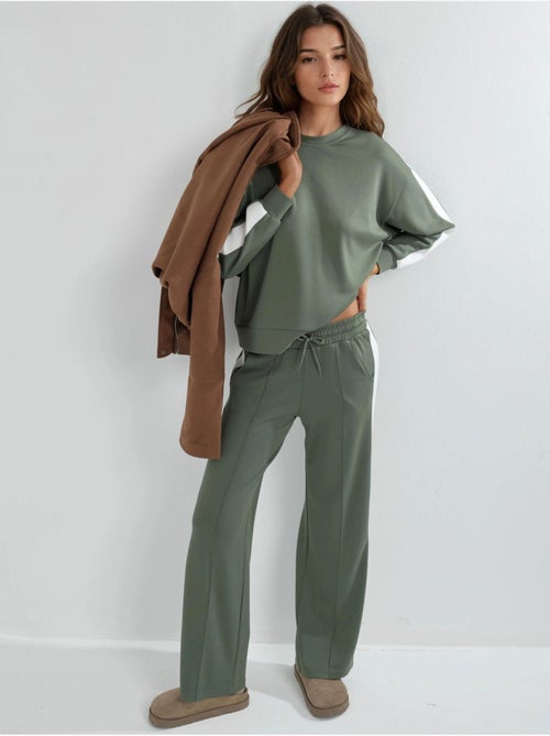 Ensemble deux pièces taille haute jambes larges col rond hiccup - Kiabi Ensemble deux pièces taille haute jambes larges col rond hiccup - Kiabi