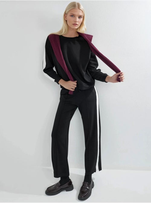 Ensemble deux pièces taille haute jambes larges col rond hiccup - Kiabi Ensemble deux pièces taille haute jambes larges col rond hiccup - Kiabi