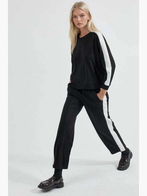 Ensemble deux pièces taille haute jambes larges col rond hiccup - Kiabi Ensemble deux pièces taille haute jambes larges col rond hiccup - Kiabi