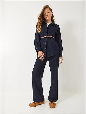 Ensemble en jean avec chemise ceinturée à épaulettes et pantalon palazzo bianco lucci