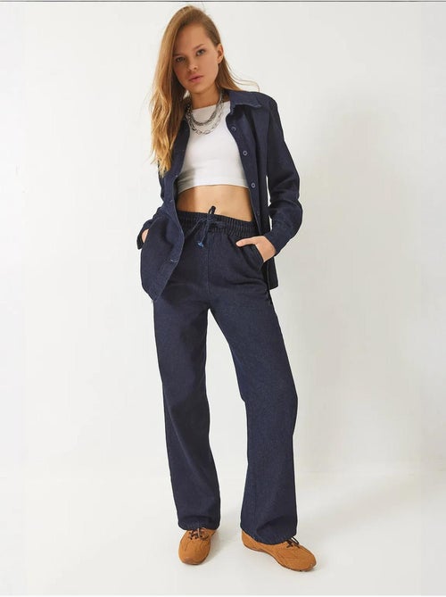 Ensemble en jean avec chemise ceinturée à épaulettes et pantalon palazzo bianco lucci - Kiabi Ensemble en jean avec chemise ceinturée à épaulettes et pantalon palazzo bianco lucci - Kiabi