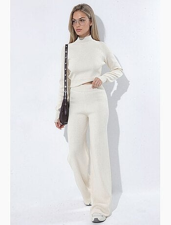 Ensemble en maille pull crop à demi-col roulé et pantalon hiccup
