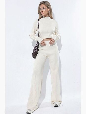 Ensemble en maille pull crop à demi-col roulé et pantalon hiccup