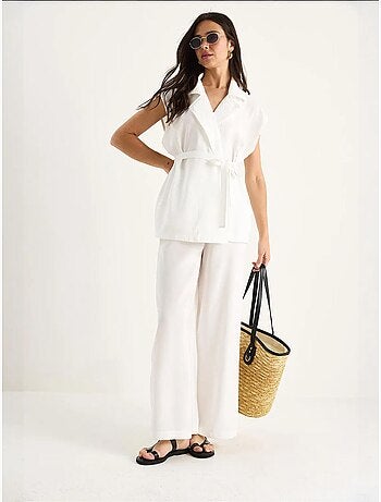 Ensemble gilet ceinturé bianco avec pantalon palazzo à poches et modal lucci