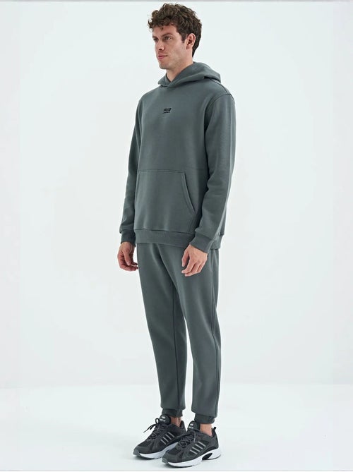 Ensemble homme sweat à capuche et pantalon tommy - Kiabi Ensemble homme sweat à capuche et pantalon tommy - Kiabi