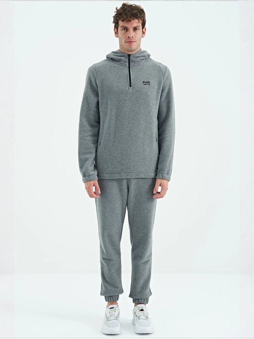 Ensemble homme sweat à capuche et pantalon tommy - Kiabi Ensemble homme sweat à capuche et pantalon tommy - Kiabi