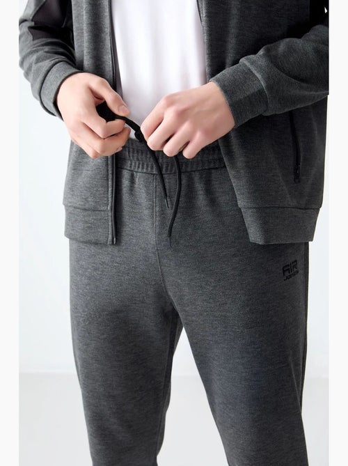 Ensemble homme sweat et pantalon à blocs de couleur tommy - Kiabi Ensemble homme sweat et pantalon à blocs de couleur tommy - Kiabi