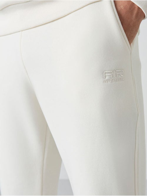 Ensemble homme sweat et pantalon à col rond manches longues tommy - Kiabi Ensemble homme sweat et pantalon à col rond manches longues tommy - Kiabi