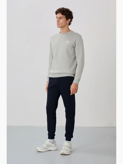 Ensemble homme sweat et pantalon à col rond manches longues tommy - Kiabi Ensemble homme sweat et pantalon à col rond manches longues tommy - Kiabi