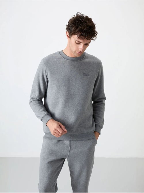 Ensemble homme sweat et pantalon à col rond manches longues tommy - Kiabi Ensemble homme sweat et pantalon à col rond manches longues tommy - Kiabi