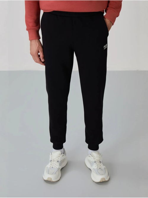 Ensemble homme sweat et pantalon à col rond manches longues tommy - Kiabi Ensemble homme sweat et pantalon à col rond manches longues tommy - Kiabi