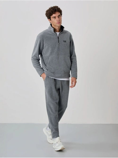 Ensemble homme sweat et pantalon à col zippé tommy - Kiabi Ensemble homme sweat et pantalon à col zippé tommy - Kiabi