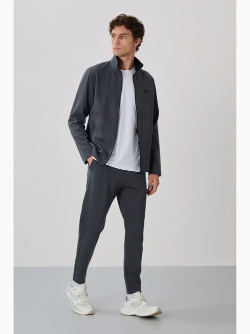 Ensemble homme sweat et pantalon à col zippé tommy - Kiabi Ensemble homme sweat et pantalon à col zippé tommy - Kiabi