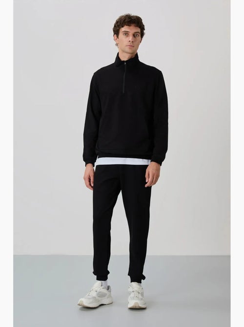 Ensemble homme sweat et pantalon à fermeture éclair tommy - Kiabi Ensemble homme sweat et pantalon à fermeture éclair tommy - Kiabi