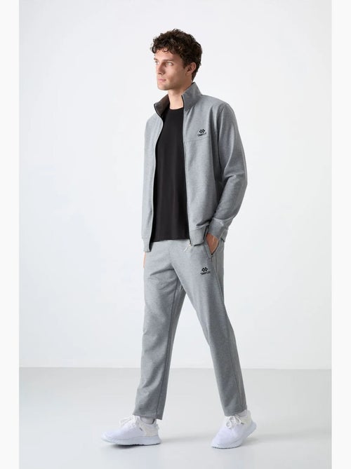 Ensemble homme sweat et pantalon coupe décontractée à col zippé tommy - Kiabi Ensemble homme sweat et pantalon coupe décontractée à col zippé tommy - Kiabi