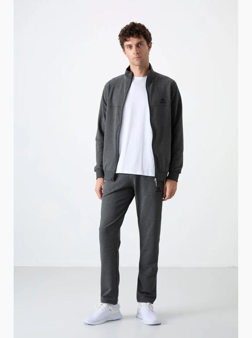 Ensemble homme sweat et pantalon coupe décontractée à col zippé tommy - Kiabi Ensemble homme sweat et pantalon coupe décontractée à col zippé tommy - Kiabi