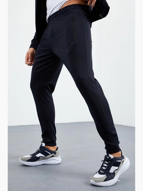 Ensemble homme sweat et pantalon en maille scuba tommy - Kiabi Ensemble homme sweat et pantalon en maille scuba tommy - Kiabi