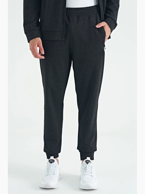 Ensemble homme sweat et pantalon en molleton tommy - Kiabi Ensemble homme sweat et pantalon en molleton tommy - Kiabi