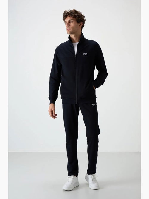 Ensemble homme sweat et pantalon en molleton tricoté tommy - Kiabi Ensemble homme sweat et pantalon en molleton tricoté tommy - Kiabi