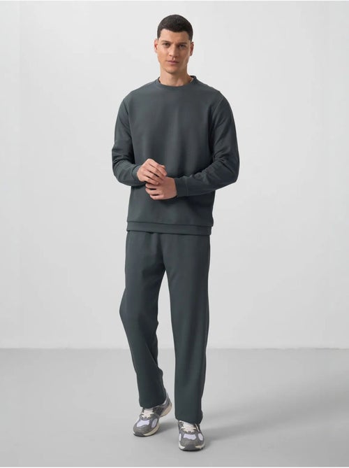 Ensemble homme sweat et pantalon oversize tommy - Kiabi Ensemble homme sweat et pantalon oversize tommy - Kiabi