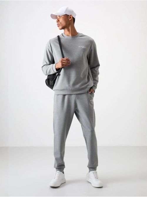 Ensemble homme sweat-shirt et pantalon à manches longues tommy - Kiabi Ensemble homme sweat-shirt et pantalon à manches longues tommy - Kiabi