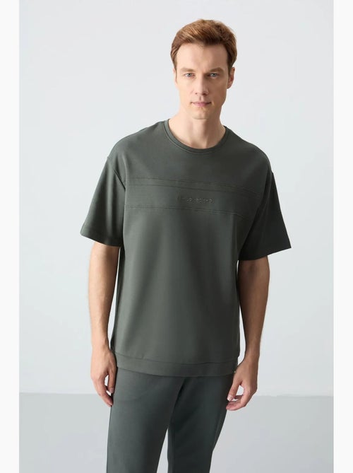 Ensemble homme t-shirt et pantalon oversize tommy - Kiabi Ensemble homme t-shirt et pantalon oversize tommy - Kiabi