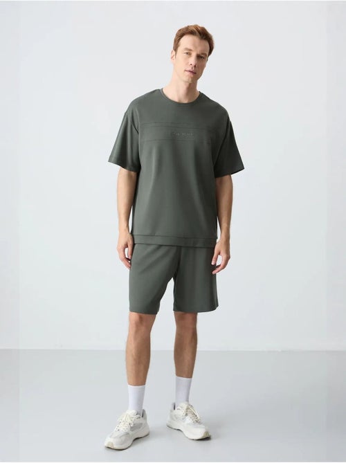 Ensemble homme t-shirt oversize et short en coton mélangé tommy - Kiabi Ensemble homme t-shirt oversize et short en coton mélangé tommy - Kiabi