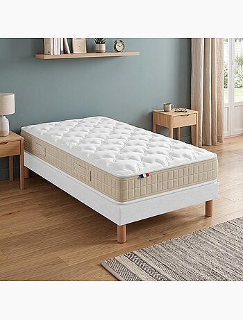 Ensemble matelas latex sommier déco blanc