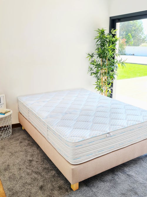 Ensemble matelas mémoire de forme 24 cm avec sommier beige - Kiabi Ensemble matelas mémoire de forme 24 cm avec sommier beige - Kiabi