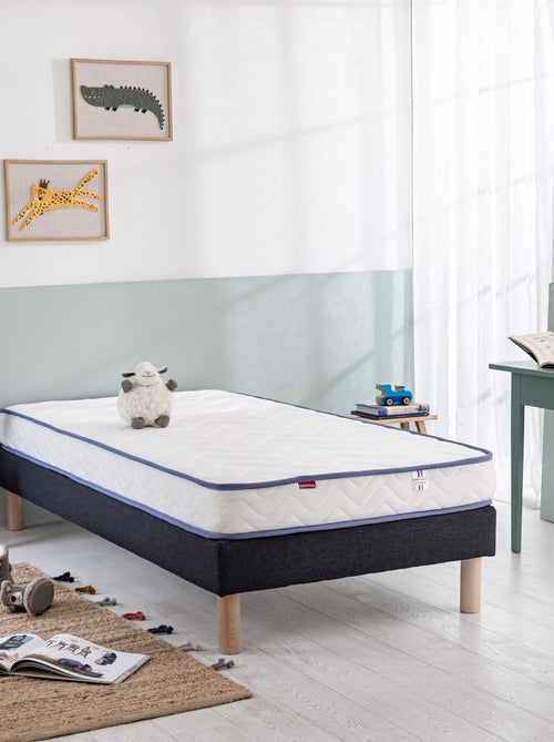 Ensemble matelas mousse ferme et confortable SUN, sommier medium et pieds - Kiabi Ensemble matelas mousse ferme et confortable SUN, sommier medium et pieds - Kiabi