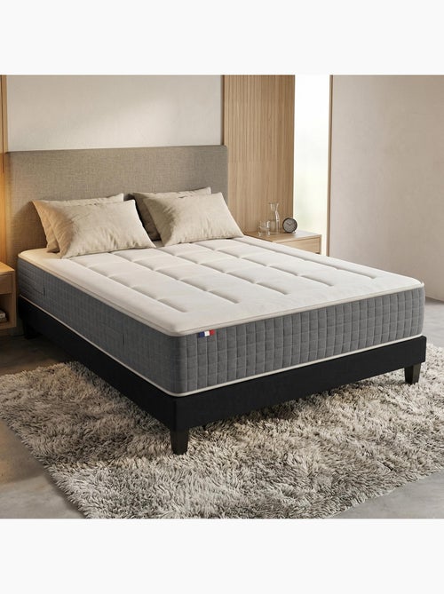 Ensemble Matelas Ressort 7 zones H.28cm + Sommier + couette + oreillers Fabriqué en France MAX - Kiabi Ensemble Matelas Ressort 7 zones H.28cm + Sommier + couette + oreillers Fabriqué en France MAX - Kiabi