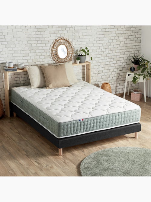 Ensemble matelas Ressort 7 zones HYGGE + Sommier + couette + oreillers Fabriqué en France - Noir - Kiabi Ensemble matelas Ressort 7 zones HYGGE + Sommier + couette + oreillers Fabriqué en France - Noir - Kiabi