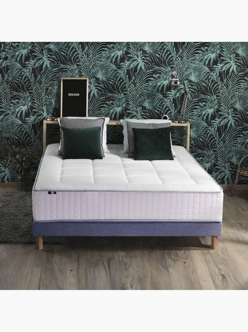 Ensemble matelas Ressort 7 zones + sommier + oreiller + couette - FABRICATION FRANCAISE - Bleu denim - Kiabi Ensemble matelas Ressort 7 zones + sommier + oreiller + couette - FABRICATION FRANCAISE - Bleu denim - Kiabi