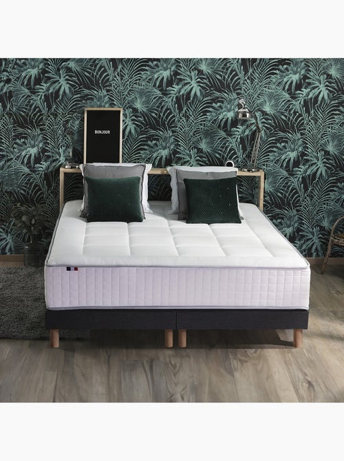 Ensemble matelas Ressort 7 zones + sommier + oreiller + couette - FABRICATION FRANCAISE - Noir - Kiabi Ensemble matelas Ressort 7 zones + sommier + oreiller + couette - FABRICATION FRANCAISE - Noir - Kiabi