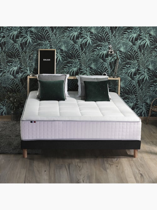 Ensemble matelas Ressort 7 zones + sommier + oreiller + couette - FABRICATION FRANCAISE - Noir - Kiabi Ensemble matelas Ressort 7 zones + sommier + oreiller + couette - FABRICATION FRANCAISE - Noir - Kiabi