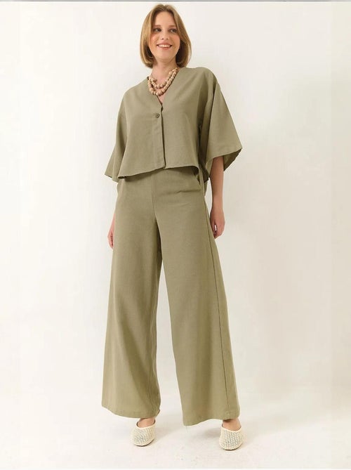 Ensemble pantalon kimono palazzo en lin à col en v et manches chauve-souris bianco lucci - Kiabi Ensemble pantalon kimono palazzo en lin à col en v et manches chauve-souris bianco lucci - Kiabi
