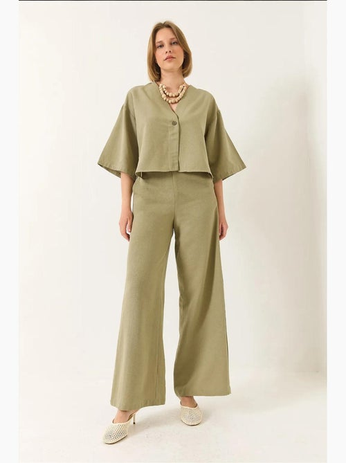 Ensemble pantalon kimono palazzo en lin à col en v et manches chauve-souris bianco lucci - Kiabi Ensemble pantalon kimono palazzo en lin à col en v et manches chauve-souris bianco lucci - Kiabi