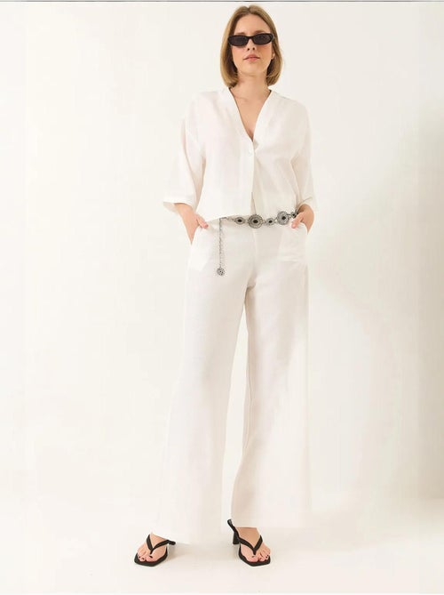Ensemble pantalon kimono palazzo en lin à col en v et manches chauve-souris lucci - Kiabi Ensemble pantalon kimono palazzo en lin à col en v et manches chauve-souris lucci - Kiabi