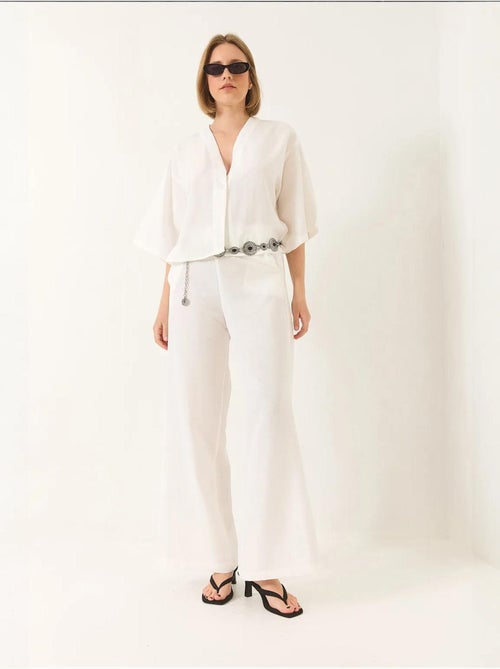 Ensemble pantalon kimono palazzo en lin à col en v et manches chauve-souris lucci - Kiabi Ensemble pantalon kimono palazzo en lin à col en v et manches chauve-souris lucci - Kiabi