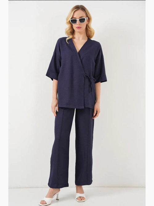 Ensemble pantalon kimono surdimensionné à col en v et fermeture à nouer bdart - Kiabi Ensemble pantalon kimono surdimensionné à col en v et fermeture à nouer bdart - Kiabi